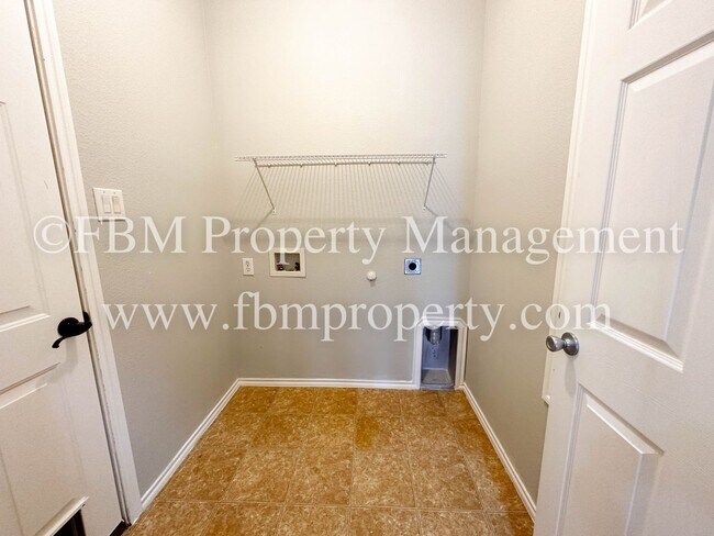 Building Photo - 103 Jennie Marie Cir