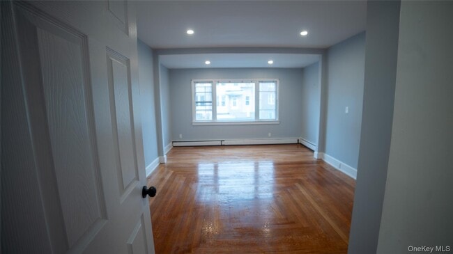 Building Photo - 305 N Terrace Ave