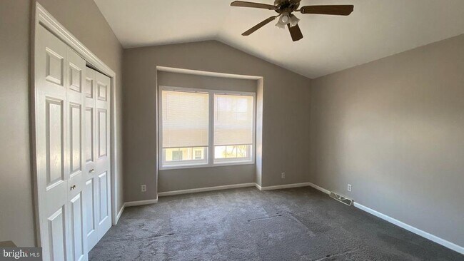 Building Photo - 7642 Bluff Point Ln
