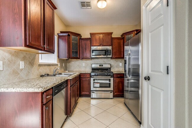 Building Photo - 3172 Hidden Valley Dr