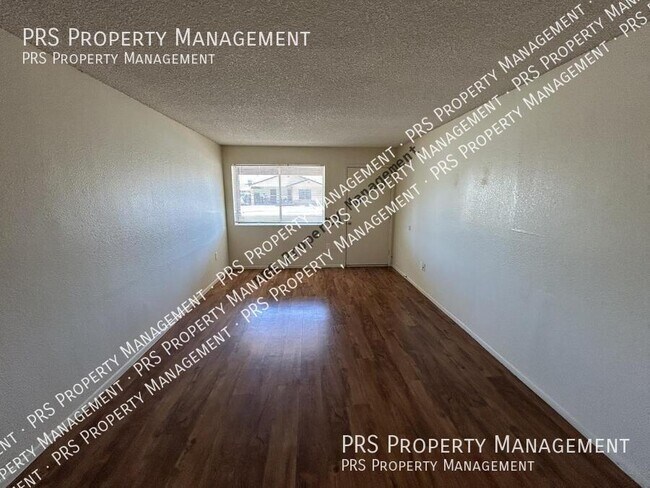 Building Photo - 3147 E Edgewood Ave