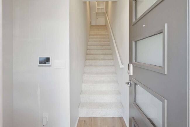 Building Photo - BRAND NEW 3 Bedroom Townhome in Hoopili | Split A/C | 2 Parking | $3,900/Month