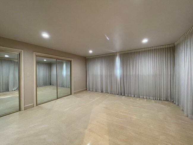 Building Photo - Gorgeous Mid-Century Modern Home Adjacent to BYU