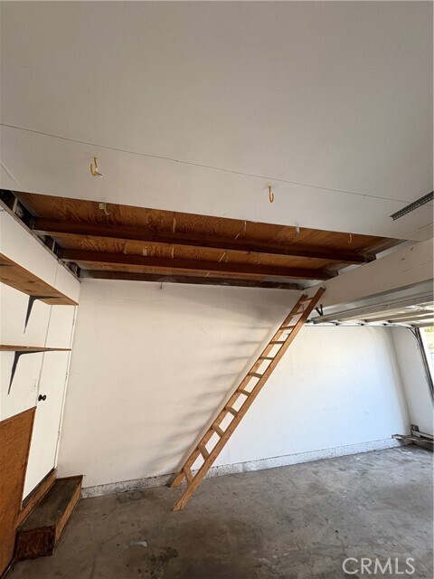 Building Photo - 633 Whitney Way