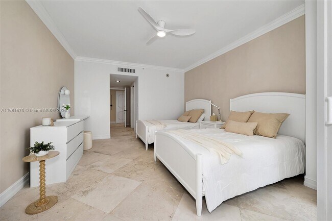 Building Photo - 9559 Collins Ave