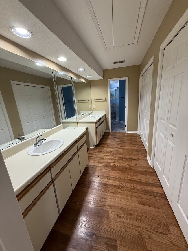 Building Photo - 5415 Whisper Wood Cir