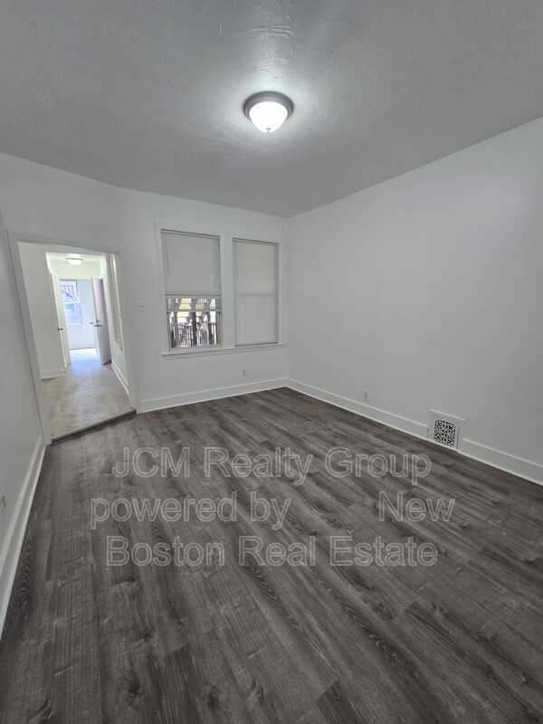 Building Photo - 128 Shawmut St