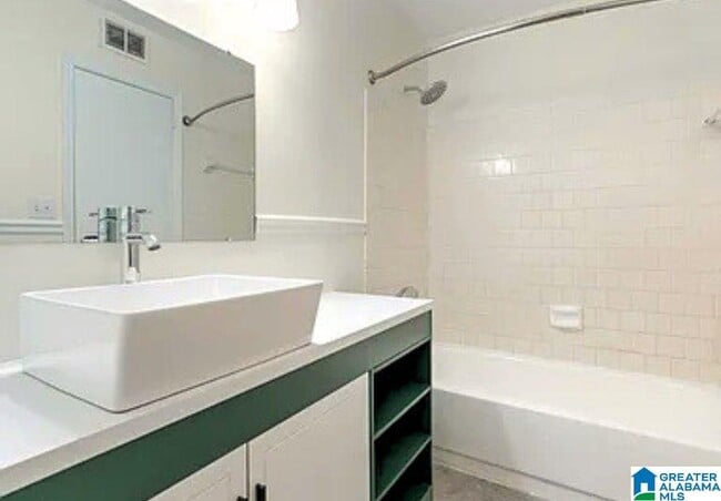 Building Photo - 422 Skyview Dr
