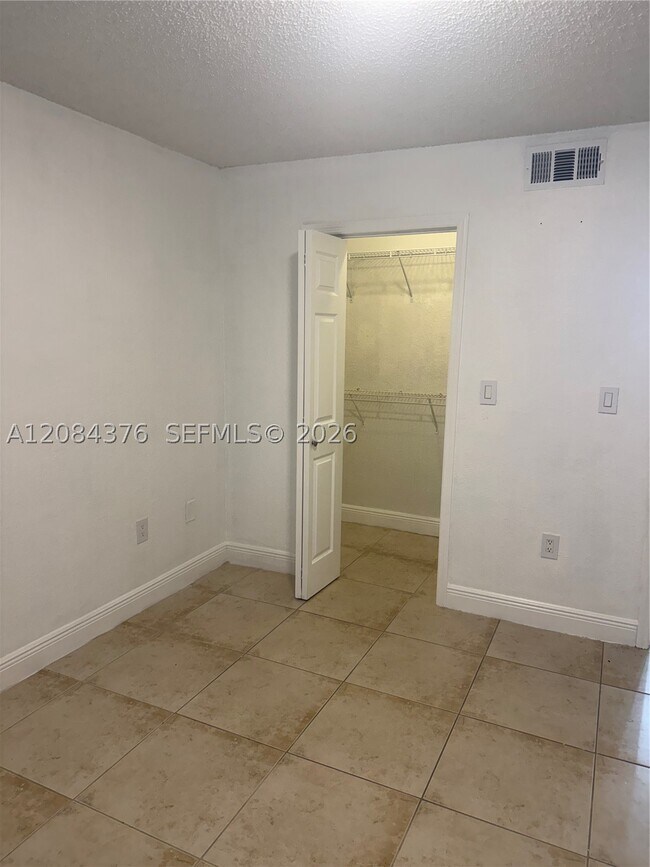 Building Photo - 15680 SW 106th Ln