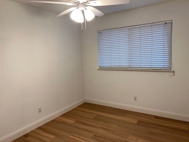 Building Photo - Completely remodeled 4 bedroom home with u...