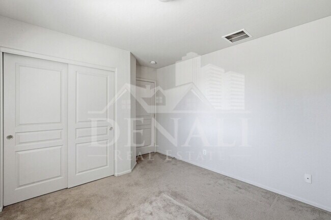 Building Photo - 21939 W Cocopah St