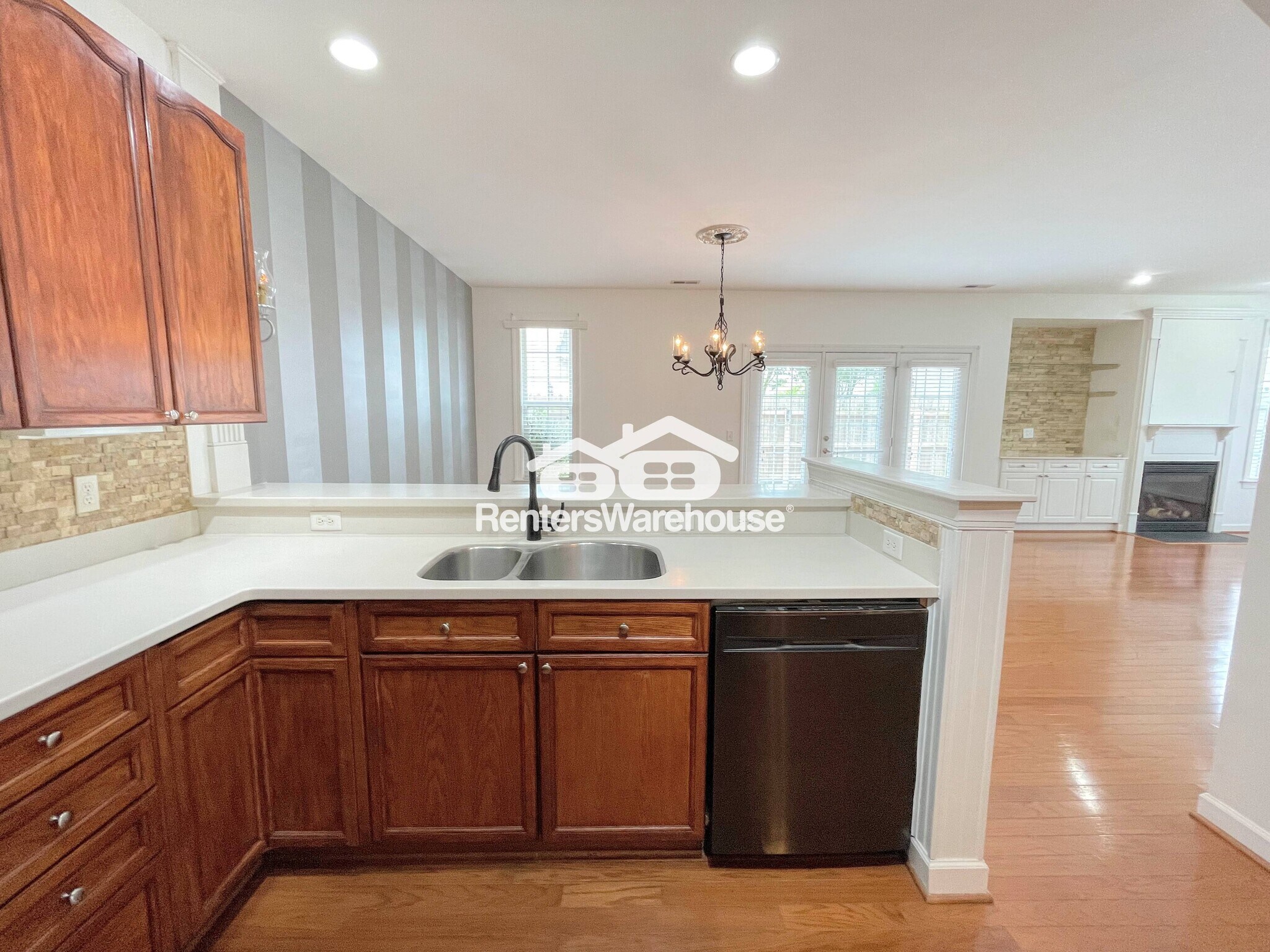 Building Photo - 3932 Cromwell Park Dr