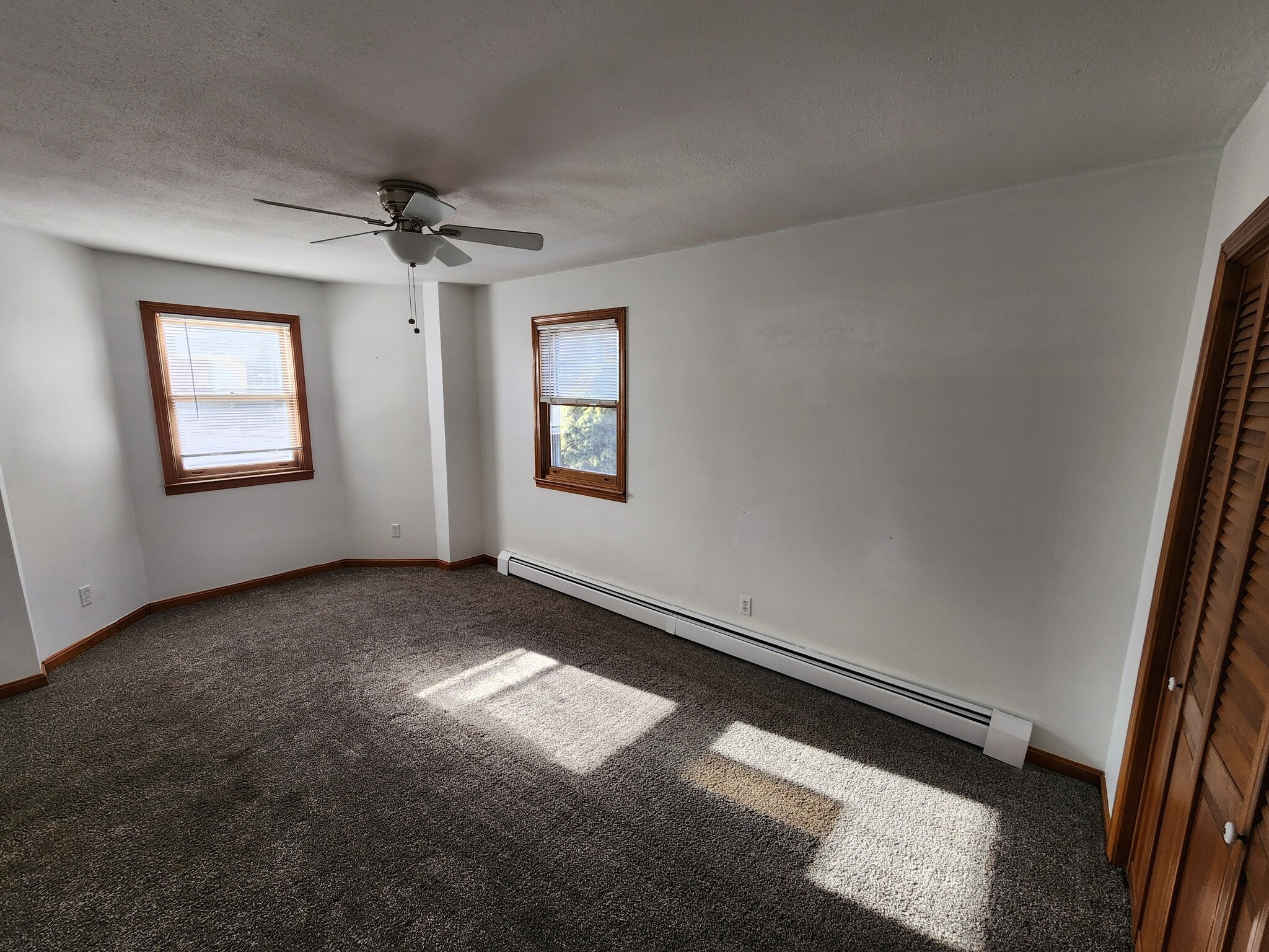 Building Photo - 31 Elm St