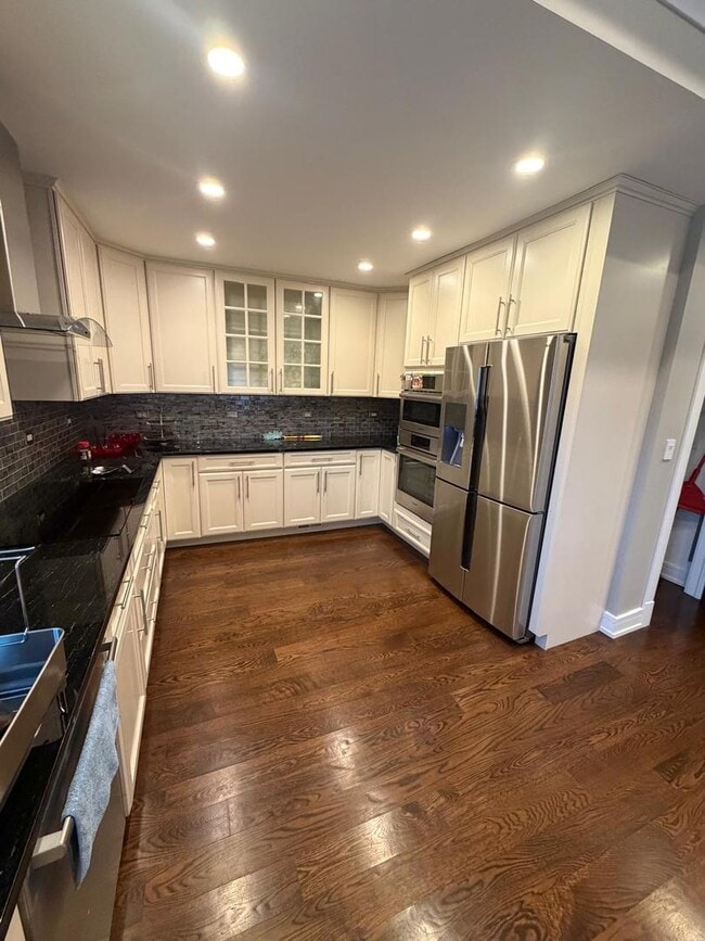 Building Photo - 4N150 Hawthorne Ave