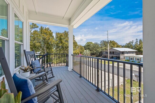 Building Photo - 5665 Armadillo Ave