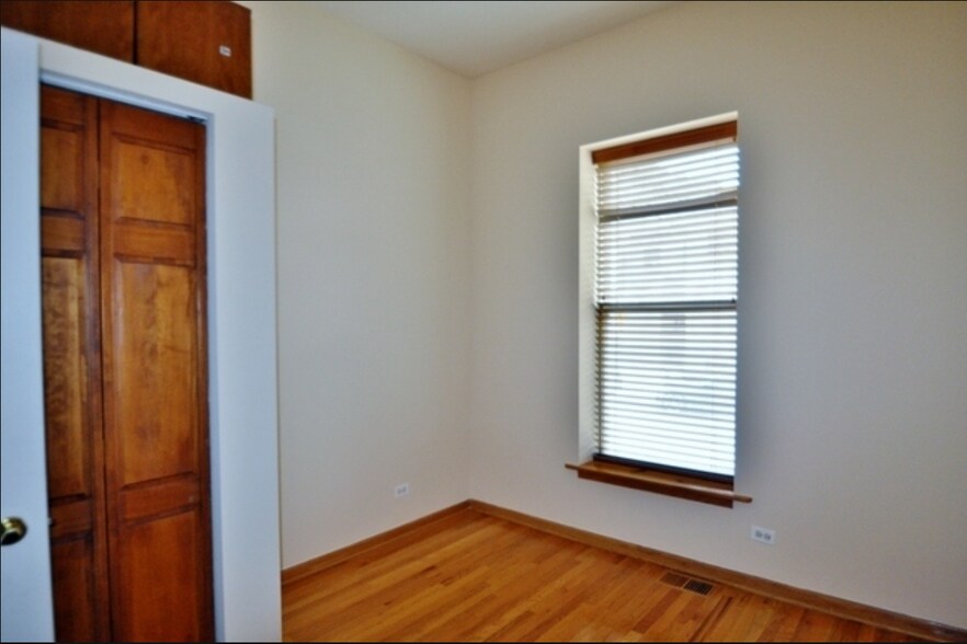 Building Photo - 6412 S Woodlawn Ave