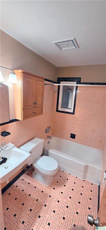 Building Photo - 1103 N Van Buren St