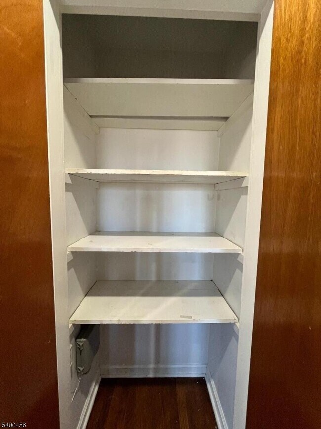 Building Photo - 565 Grove St