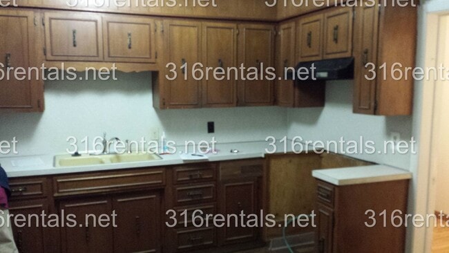 Building Photo - $795 - 2 bed 1 bath - Single Family Home