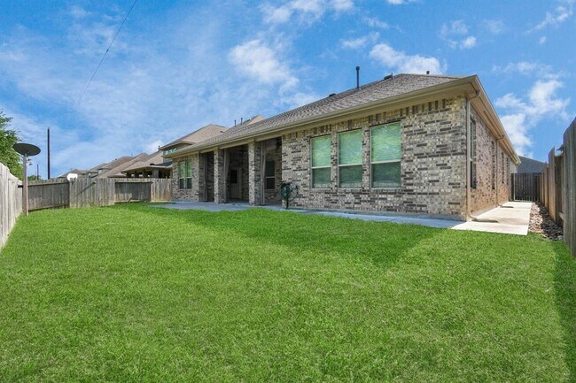 Building Photo - 1122 Boxwood Dr