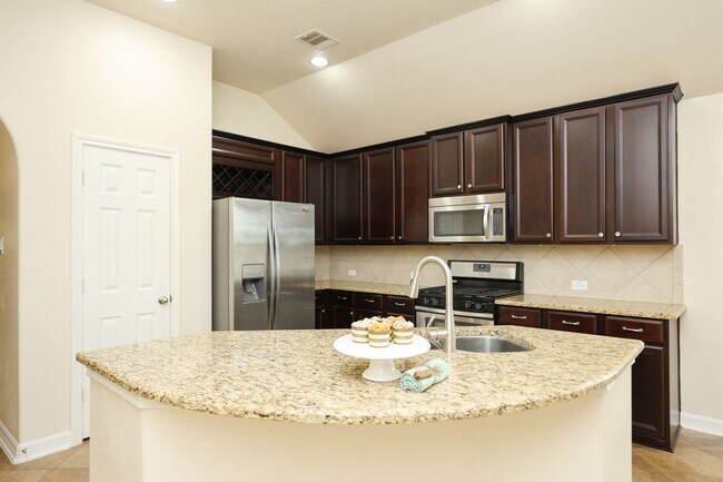 Building Photo - 9960 Golden Field Ln