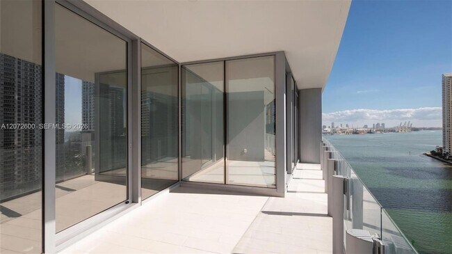 Building Photo - 300 Biscayne Blvd Way
