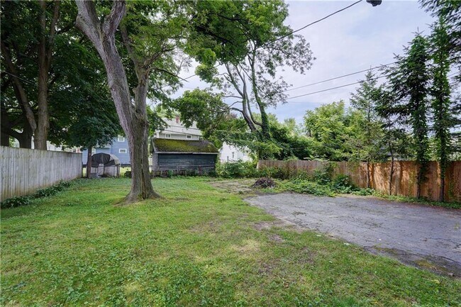 Building Photo - 45 Roseview Ave