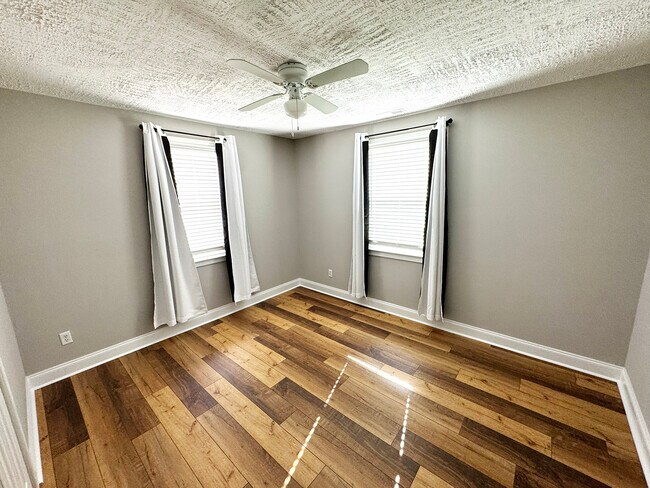 Building Photo - 622 Rosemont Ave