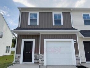 Building Photo - 165 Randwick Ln