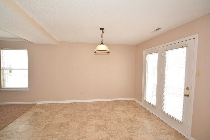 Building Photo - 7756 Mistflower Ln