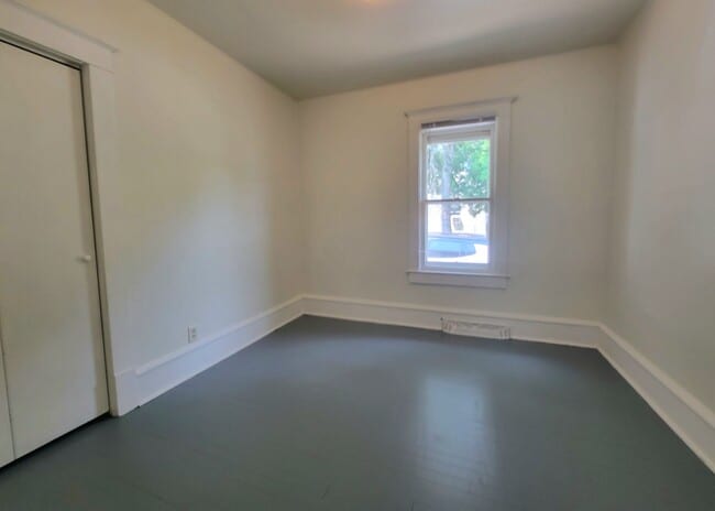 Building Photo - 412 Starr Ave