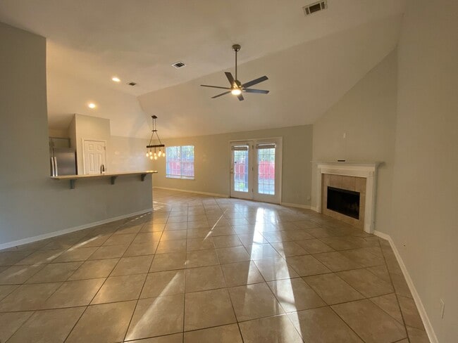 Building Photo - 3 bedroom 2 bath house in Berwick