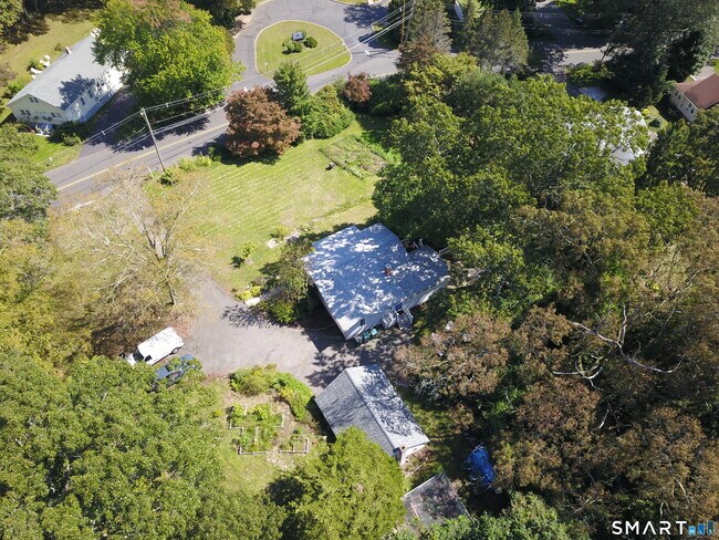 Building Photo - 1555 Byam Rd