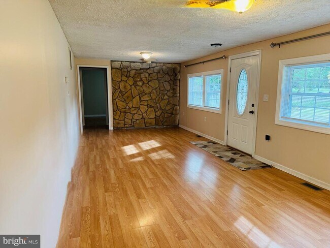 Building Photo - 6703 Token Valley Rd