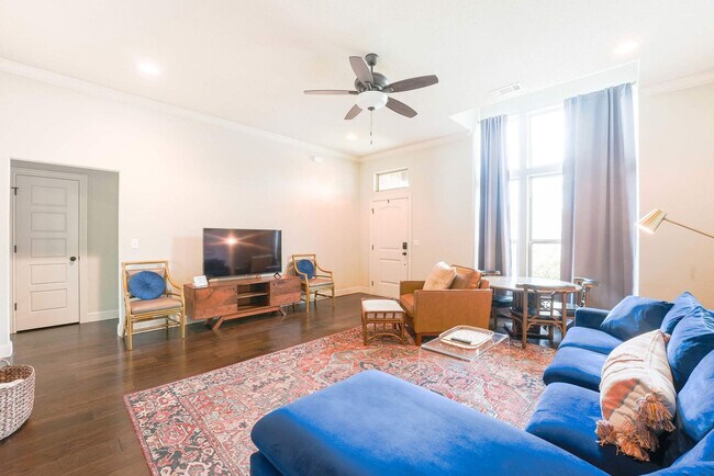 Building Photo - 967 Glass St