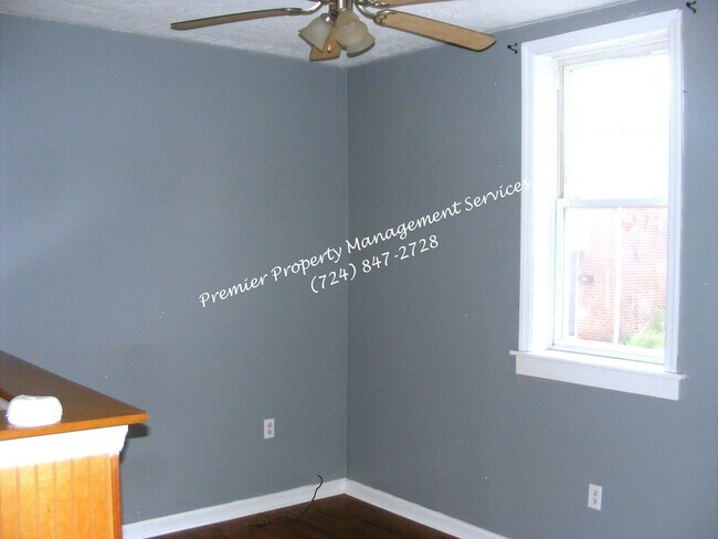 Building Photo - 699 Olive Ln