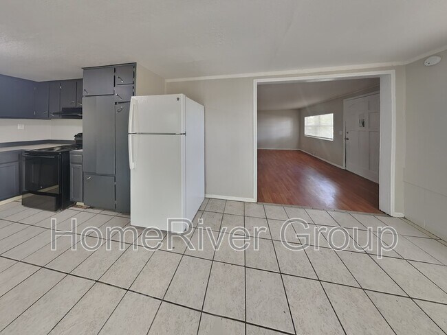 Building Photo - 906 S Florida Ave