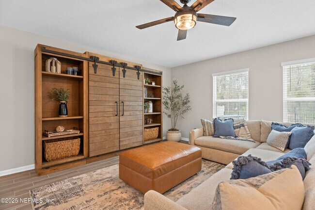 Building Photo - 2865 Firethorn Ave