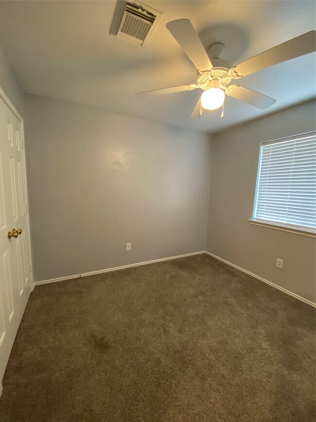 Building Photo - 7022 Leaders Crossing Dr