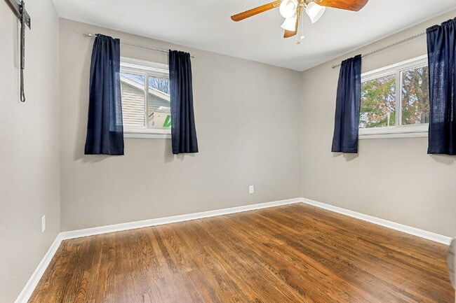 Building Photo - Charming 3-Bed Home - $2000/ month