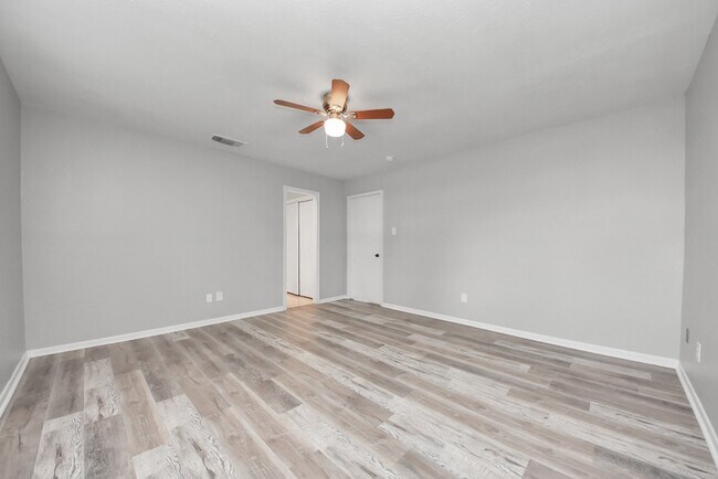 Building Photo - 115 Squires Bend