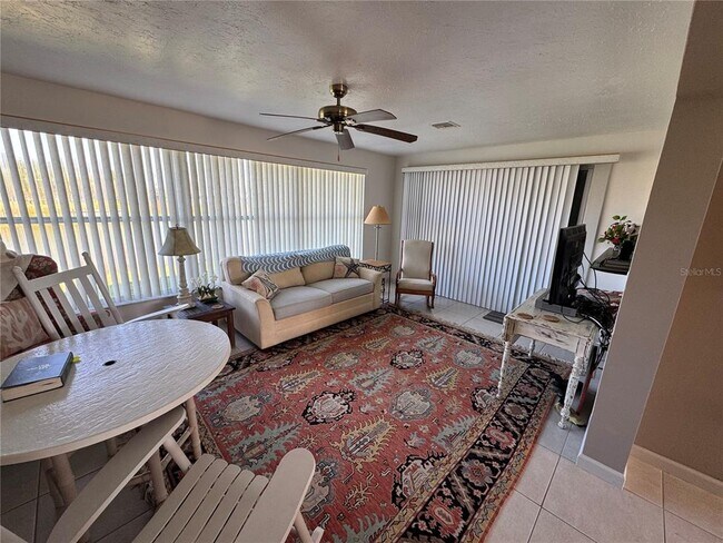 Building Photo - 1335 Cambridge Dr