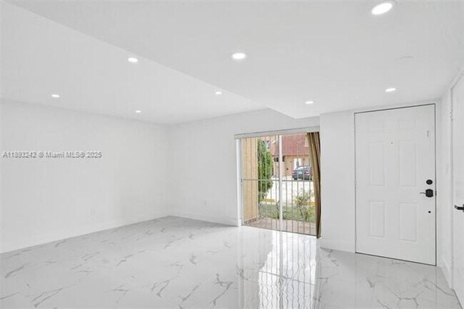 Building Photo - 606 NW 107th Ave