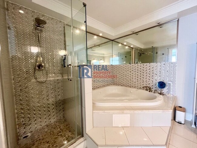 Building Photo - 1529 Sable Blvd