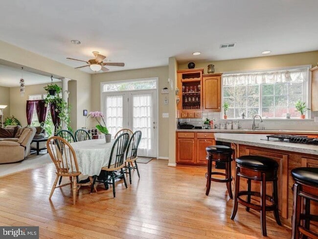 Building Photo - 146 Meadowview Ln