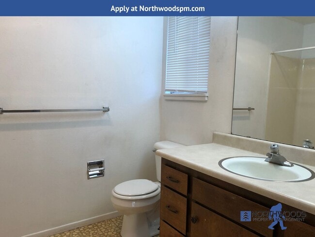 Building Photo - Cozy 1 bedroom 1 bath in Grants Pass