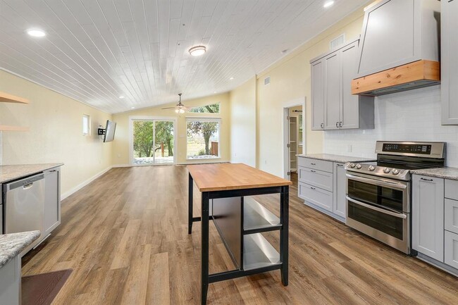 Building Photo - 337 Wilbarger Point