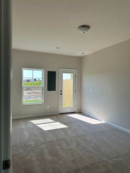 Building Photo - 108 Bamboo Shoot Ln