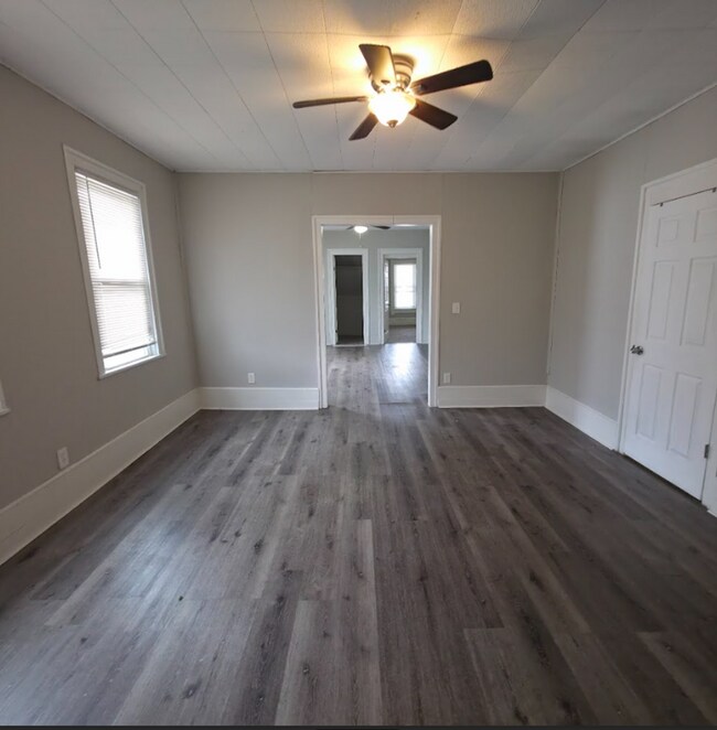 Building Photo - FS 1308-1310 Buhrer Avenue