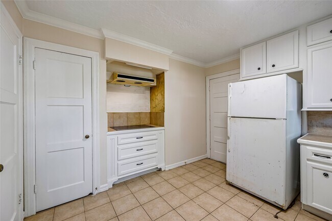 Building Photo - 7224 McHenry St